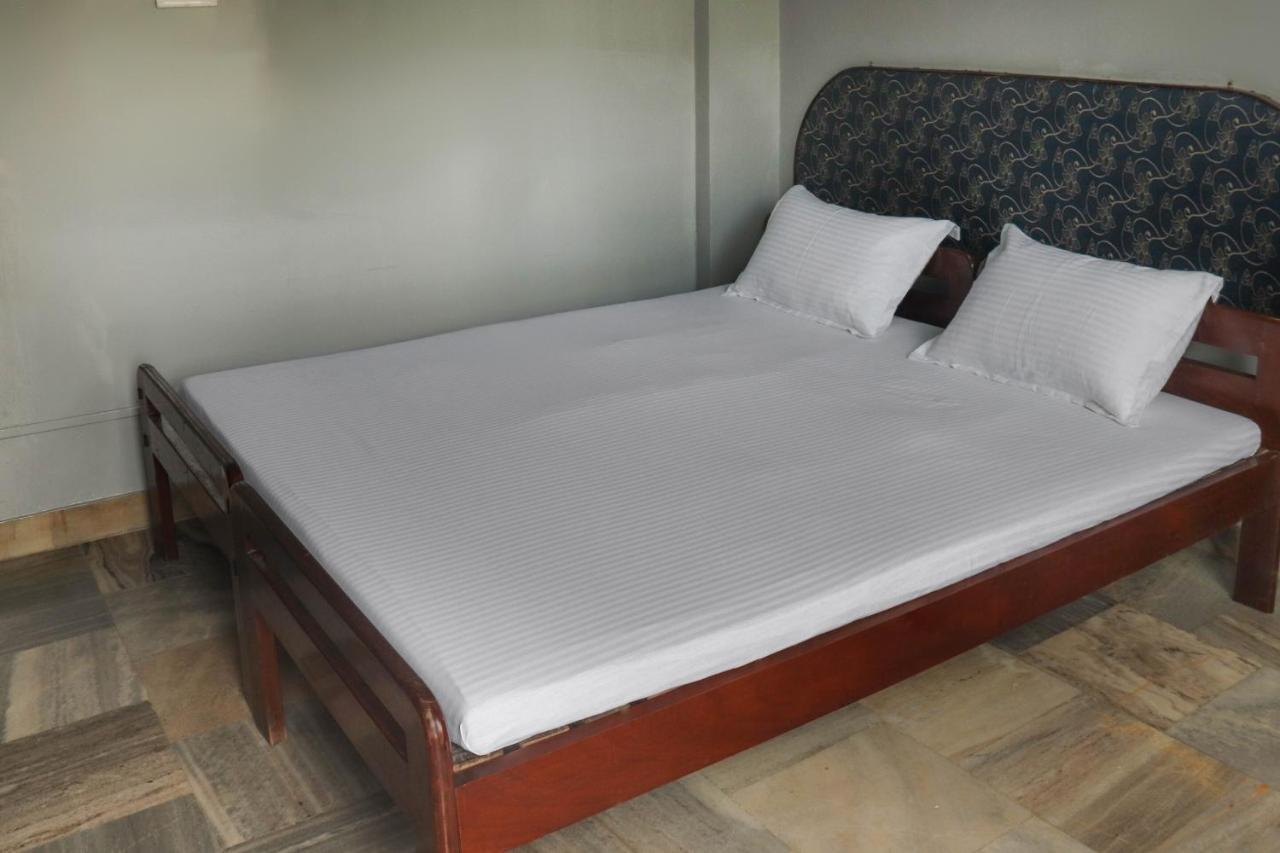Spot On 49477 Hotel Galaxy Dimāpur Exterior foto